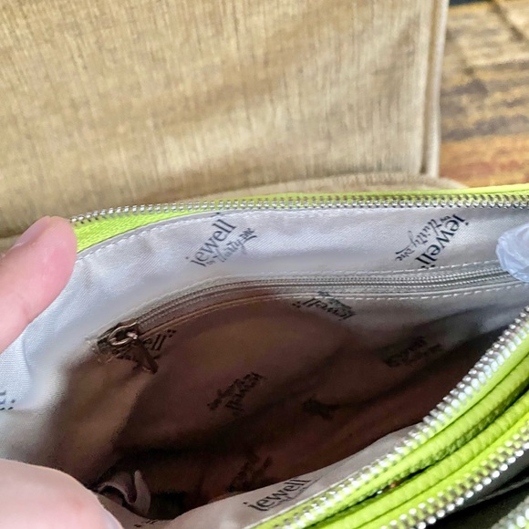 Street Style purse by Thirty One. Clutch or Crossbody! - Picture 6 of 9